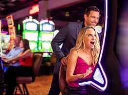 Người chơi Việt Nam trải nghiệm game nổ hũ slot trên điện thoại tại ca no hu